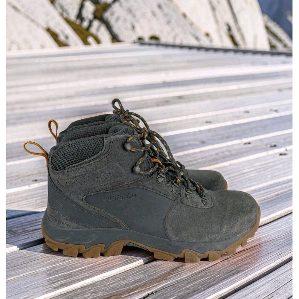 Men’s Columbia Newton Ridge Plus II Waterproof Hiking Boot  Wide 10.5 EUC